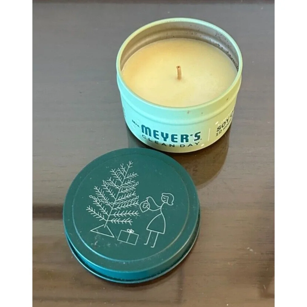 MRS. MEYERS Clean Day Soy Candle 2.9 oz. LE Iowa Pine Scent NEVER USED‎